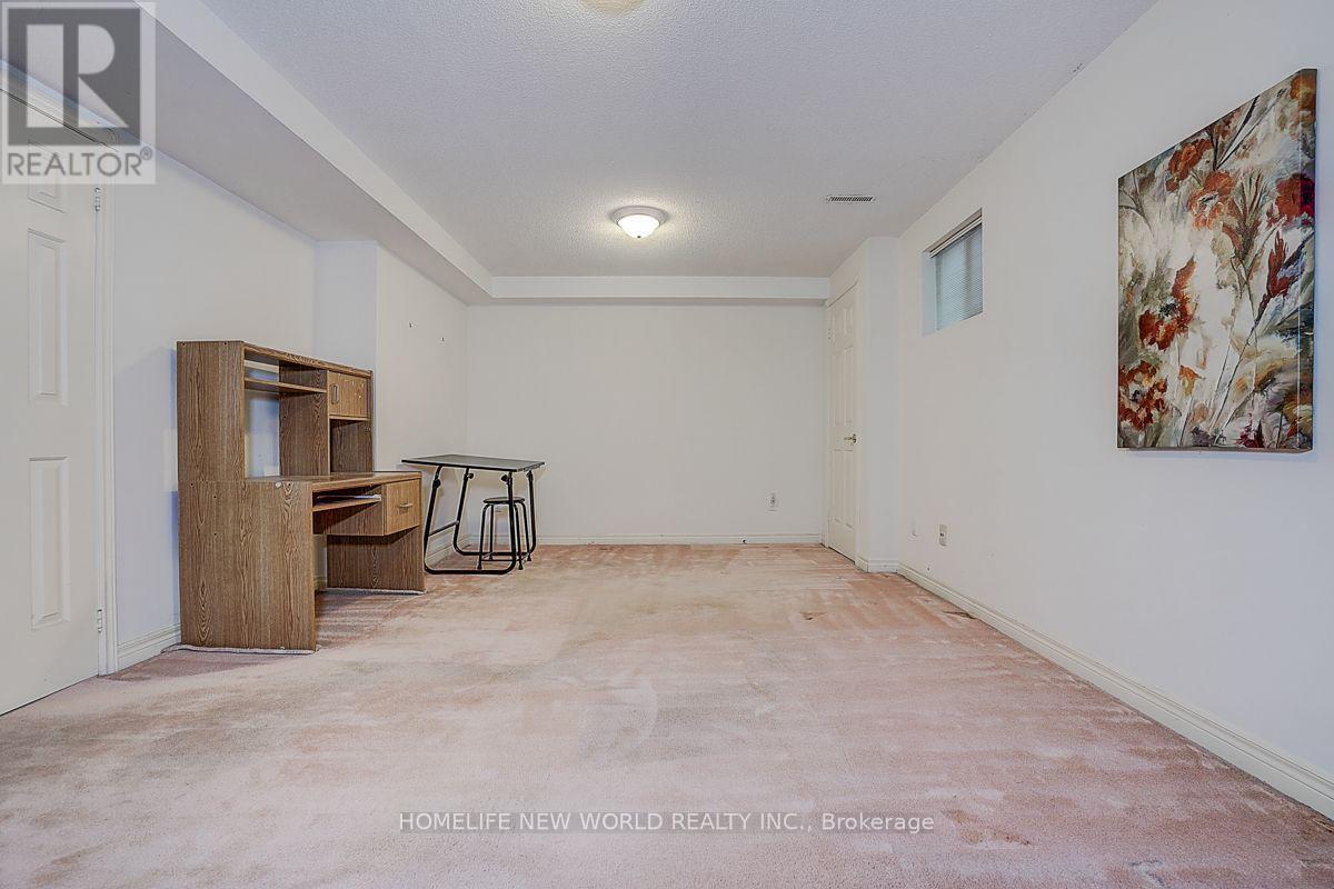 51 Leighland Drive, Markham, ON - Indoor Photo Showing Other Room