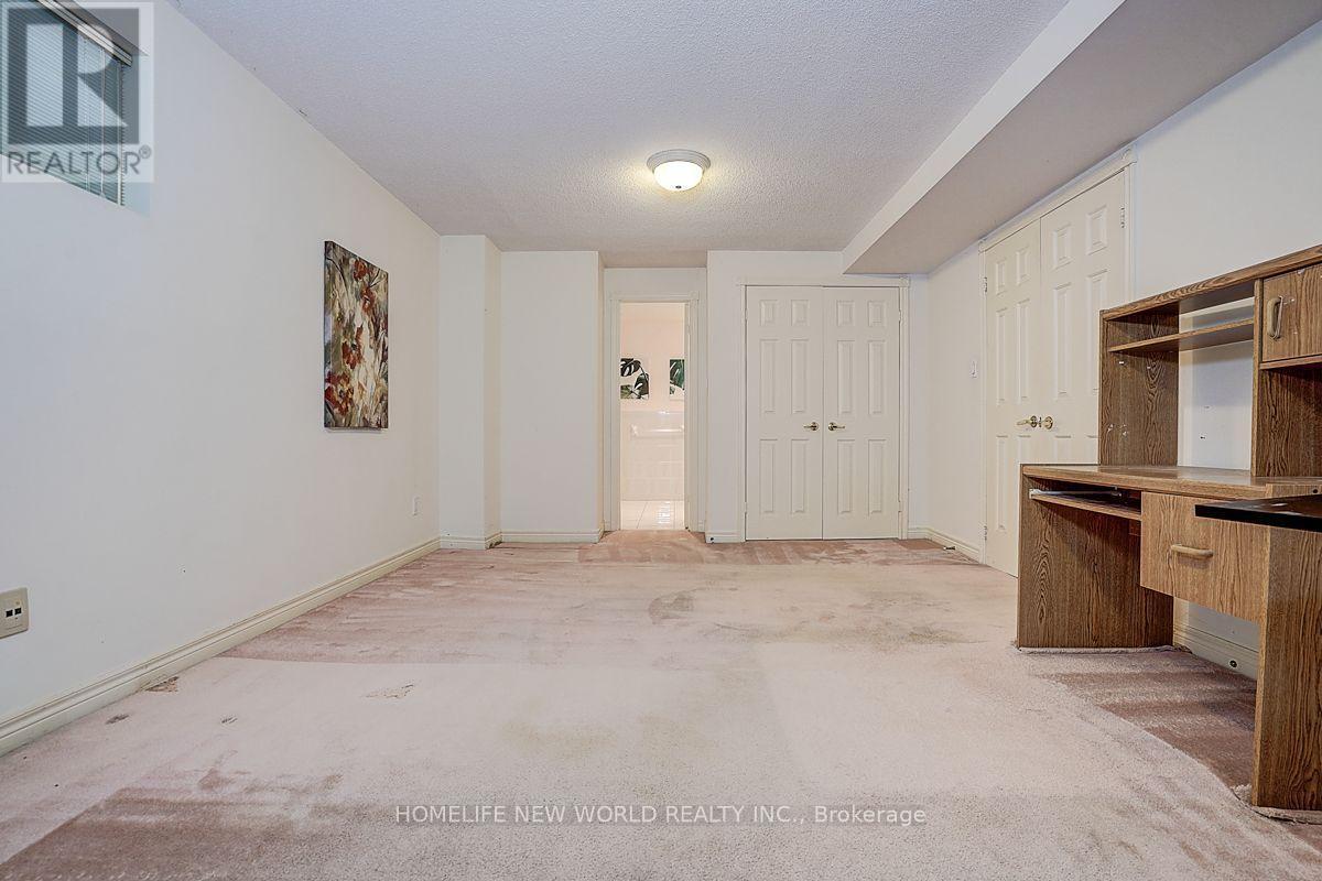 51 Leighland Drive, Markham, ON - Indoor Photo Showing Other Room