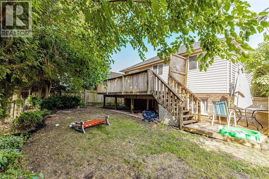 47 Queensway Drive, Strathroy, ON - Outdoor