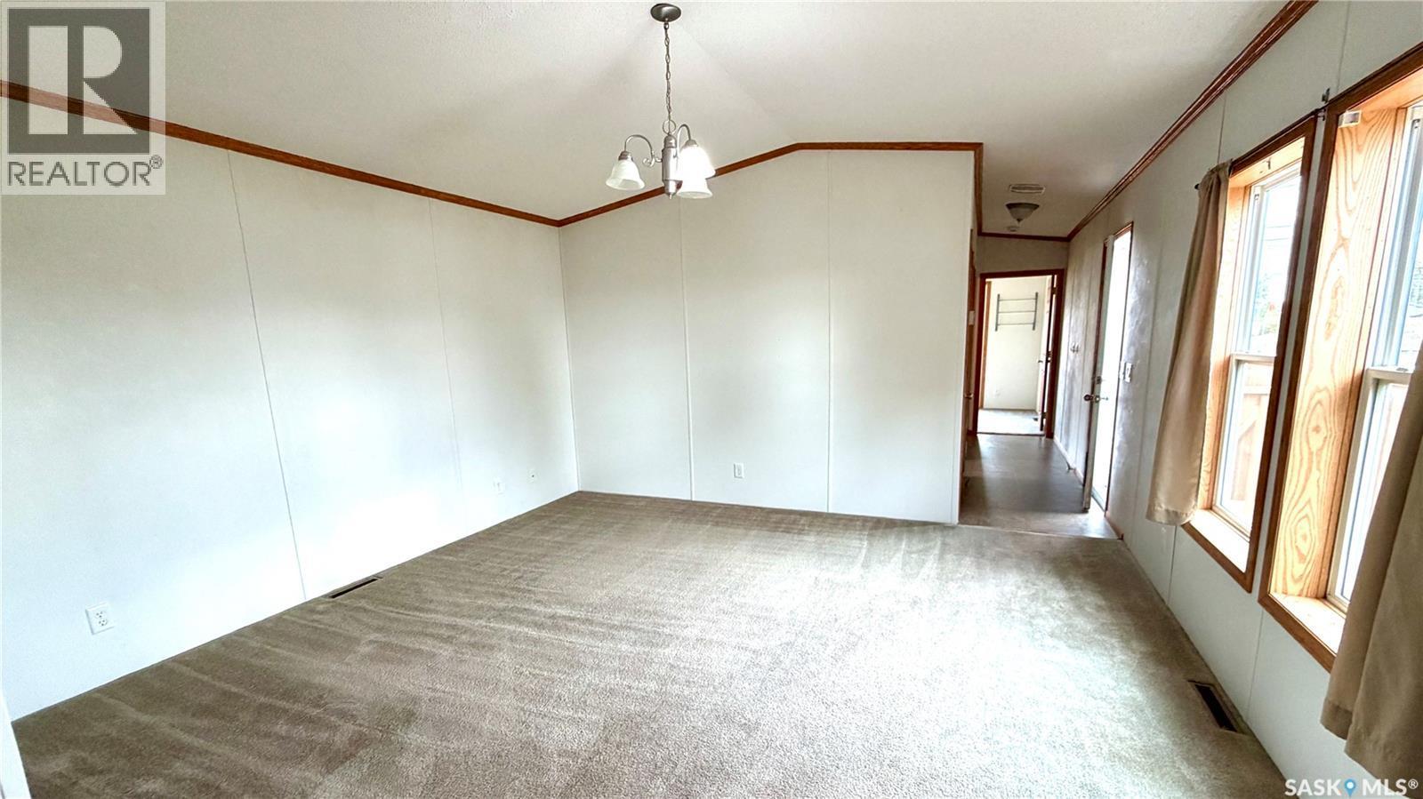 431 Park Avenue, Outlook, SK