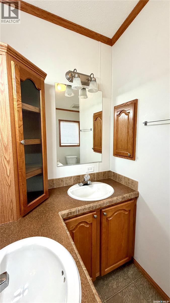 431 Park Avenue, Outlook, SK