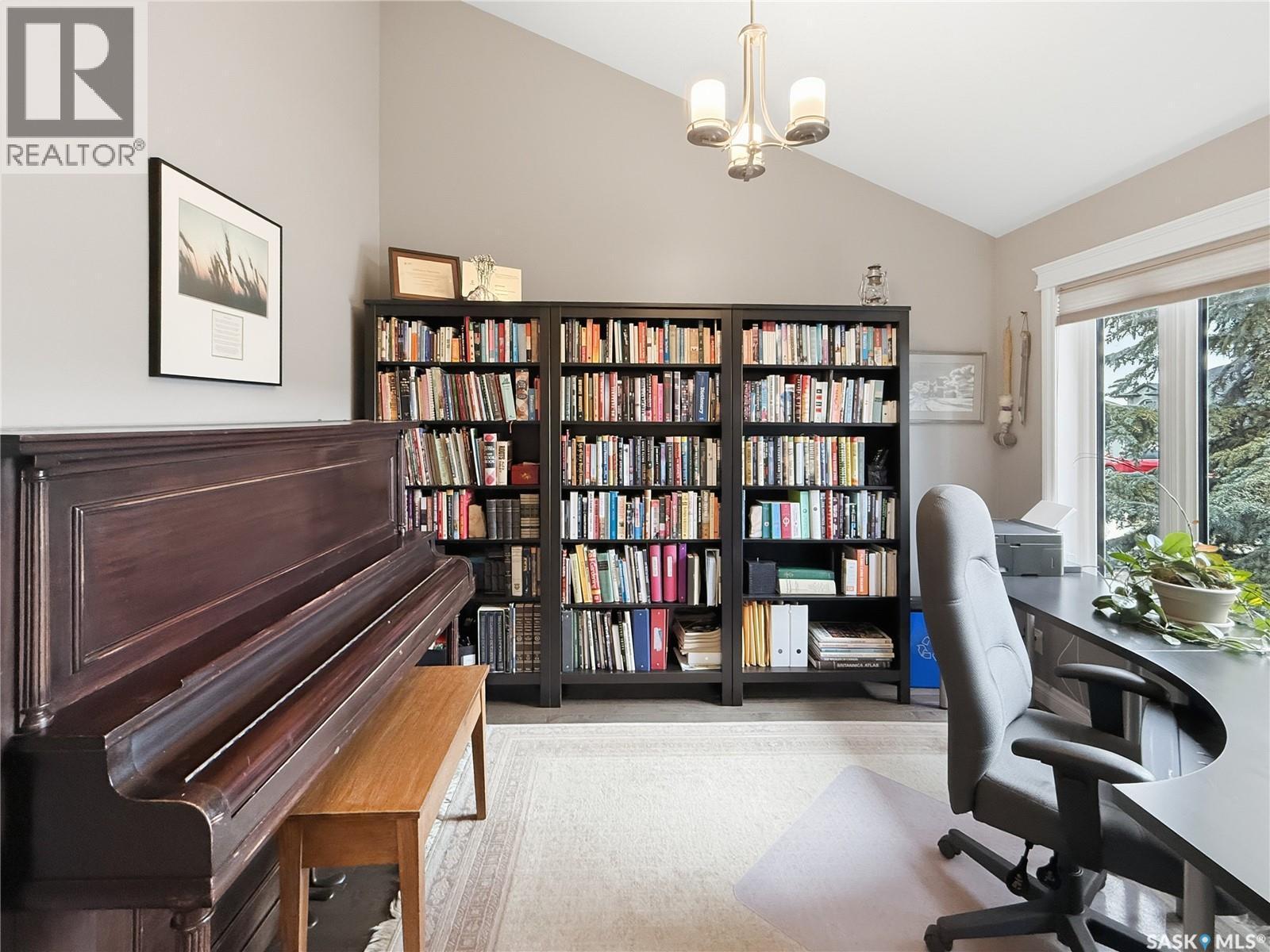 845 Prestwick Drive, Swift Current, SK - Indoor Photo Showing Office