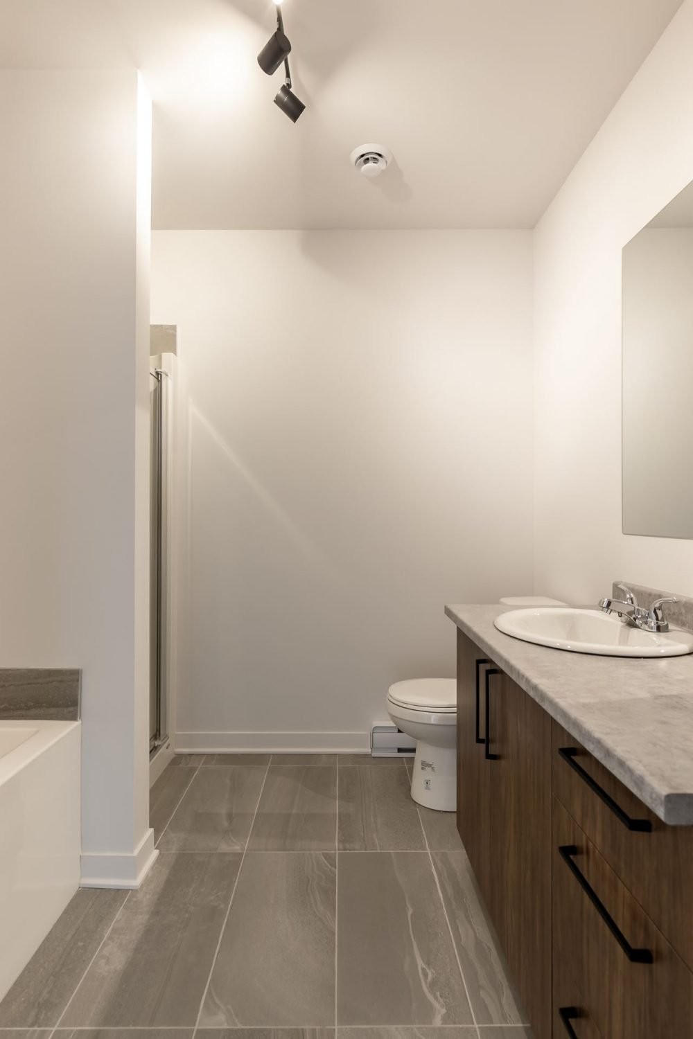 Bathroom - 304-300 Rue Du Grenoble, Lachute, QC - Indoor Photo Showing Bathroom