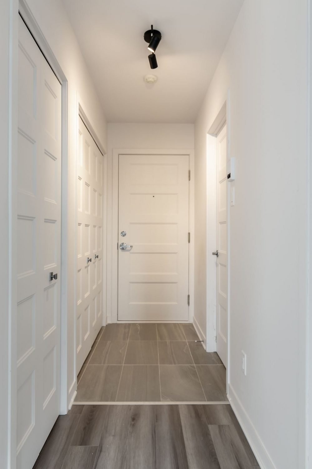 Mud Room - 304-300 Rue Du Grenoble, Lachute, QC - Indoor Photo Showing Other Room