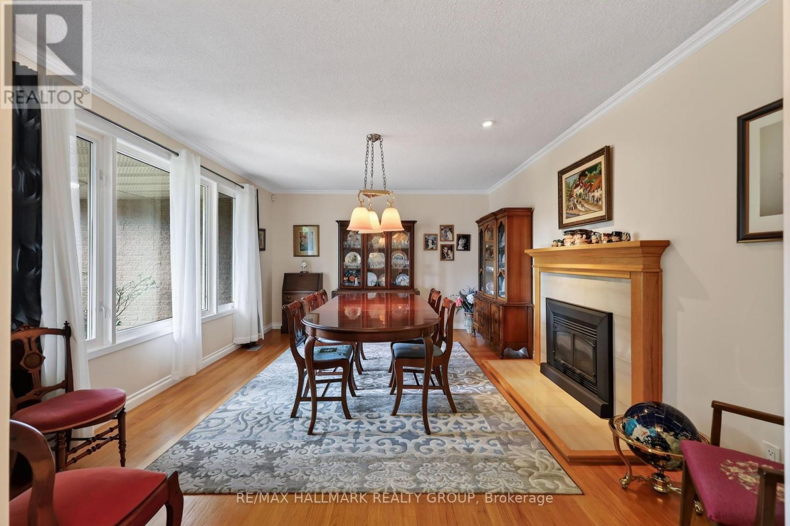 2692 Colman Street, Ottawa, ON - Indoor With Fireplace