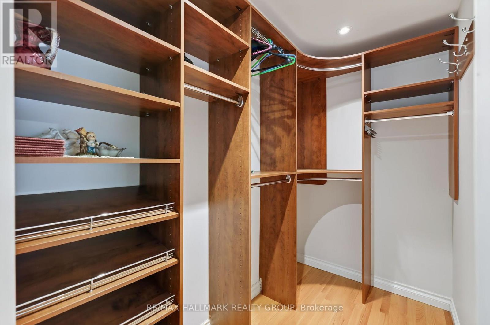 2692 Colman Street, Ottawa, ON - Indoor