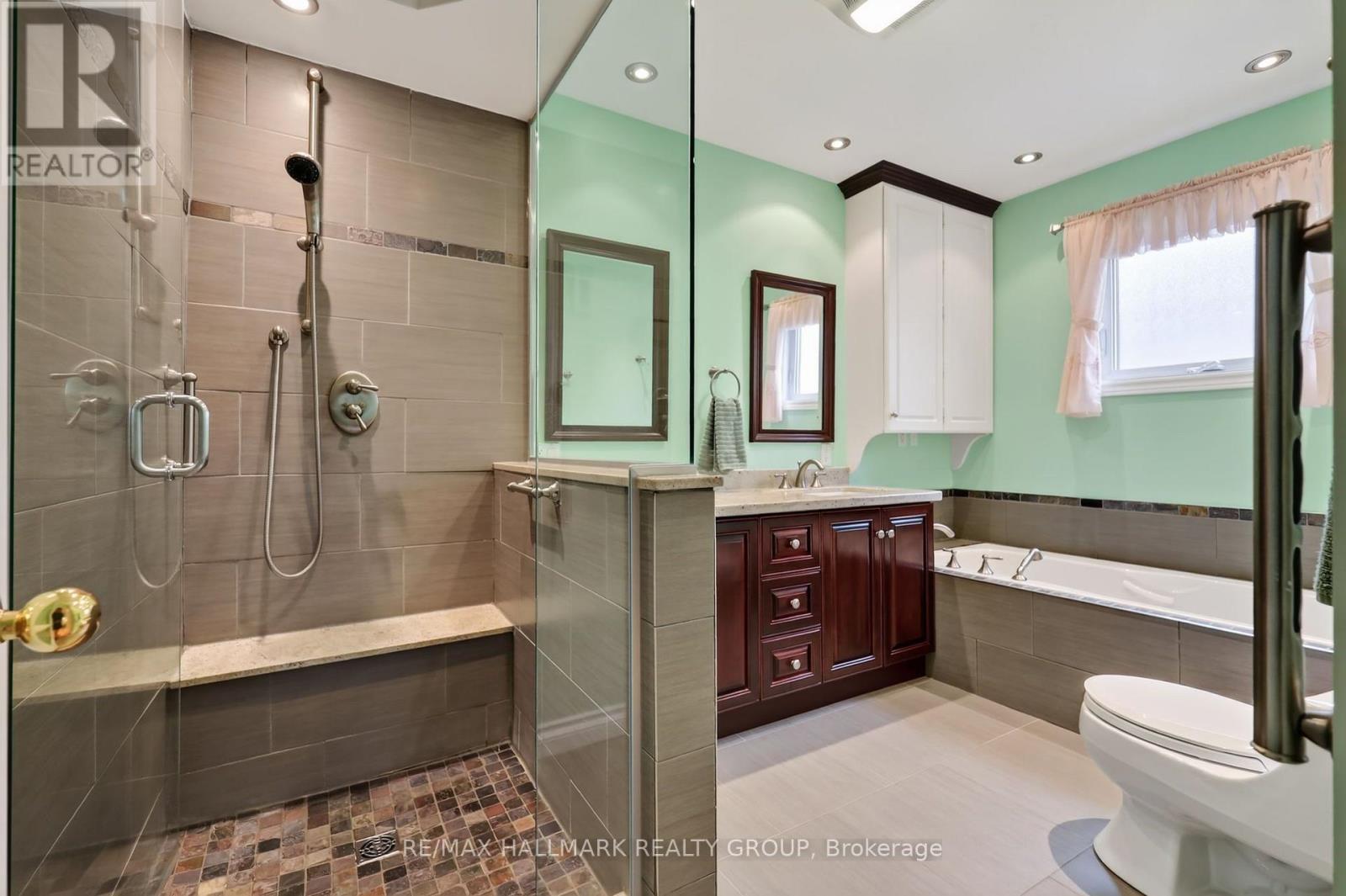 2692 Colman Street, Ottawa, ON - Indoor Photo Showing Bathroom