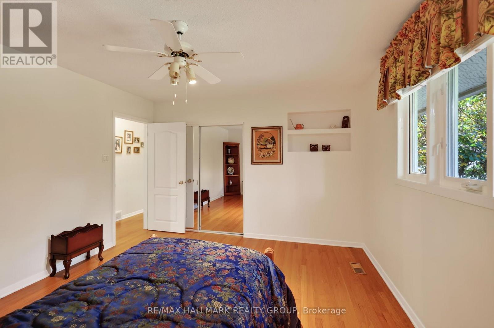 2692 Colman Street, Ottawa, ON - Indoor Photo Showing Bedroom