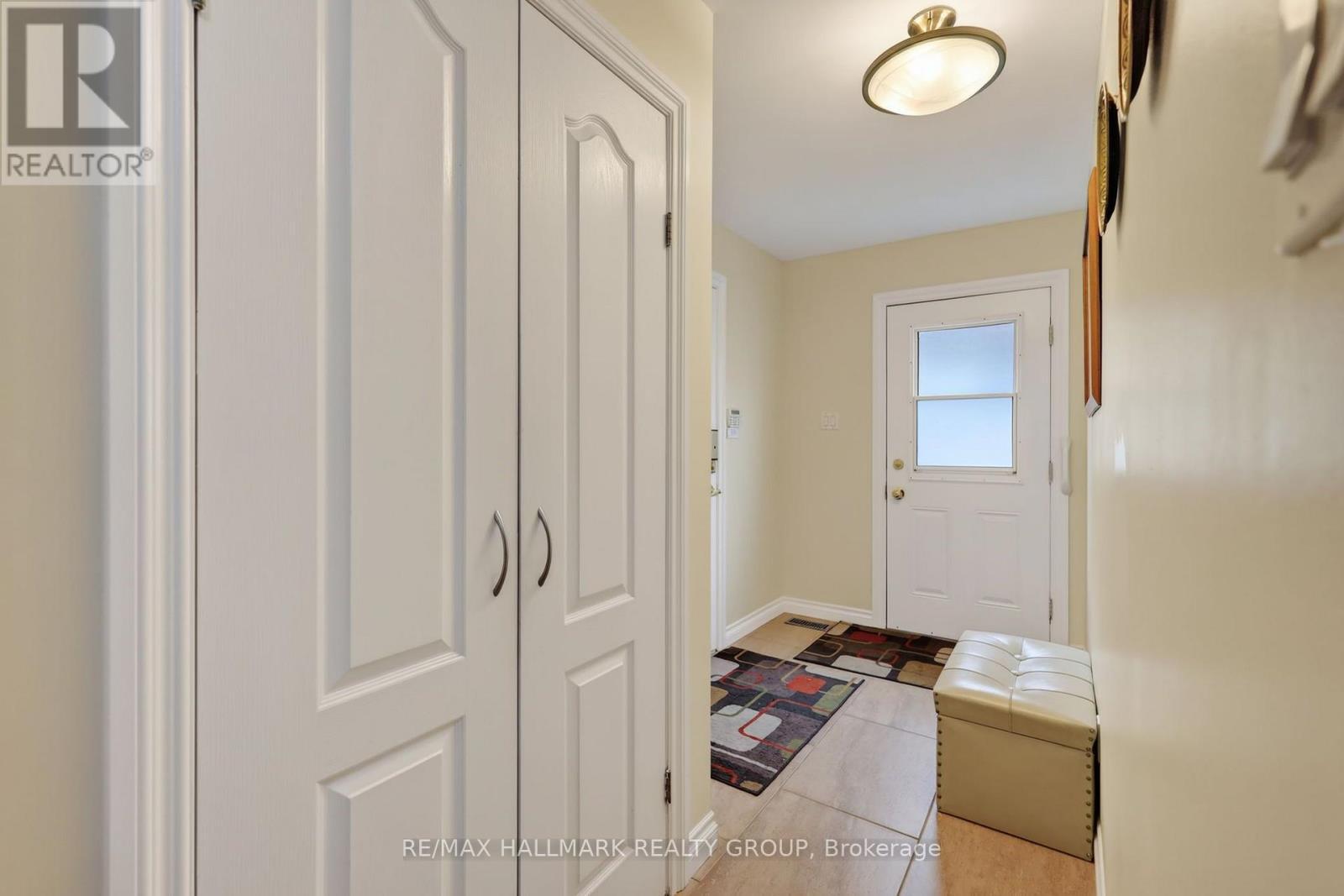 2692 Colman Street, Ottawa, ON - Indoor Photo Showing Other Room
