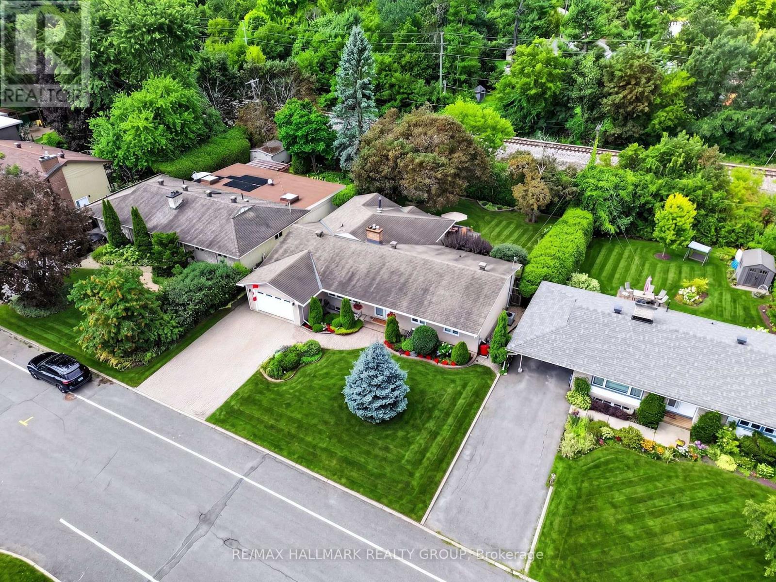 2692 Colman Street, Ottawa, ON - Outdoor