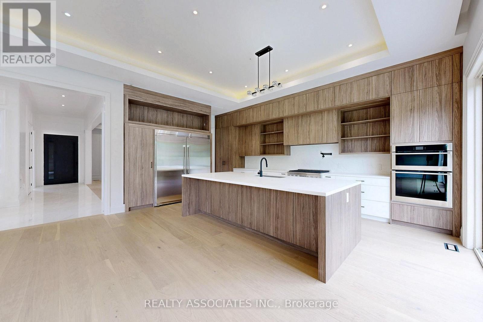 32 Cossar Avenue, Aurora, ON - Indoor Photo Showing Kitchen