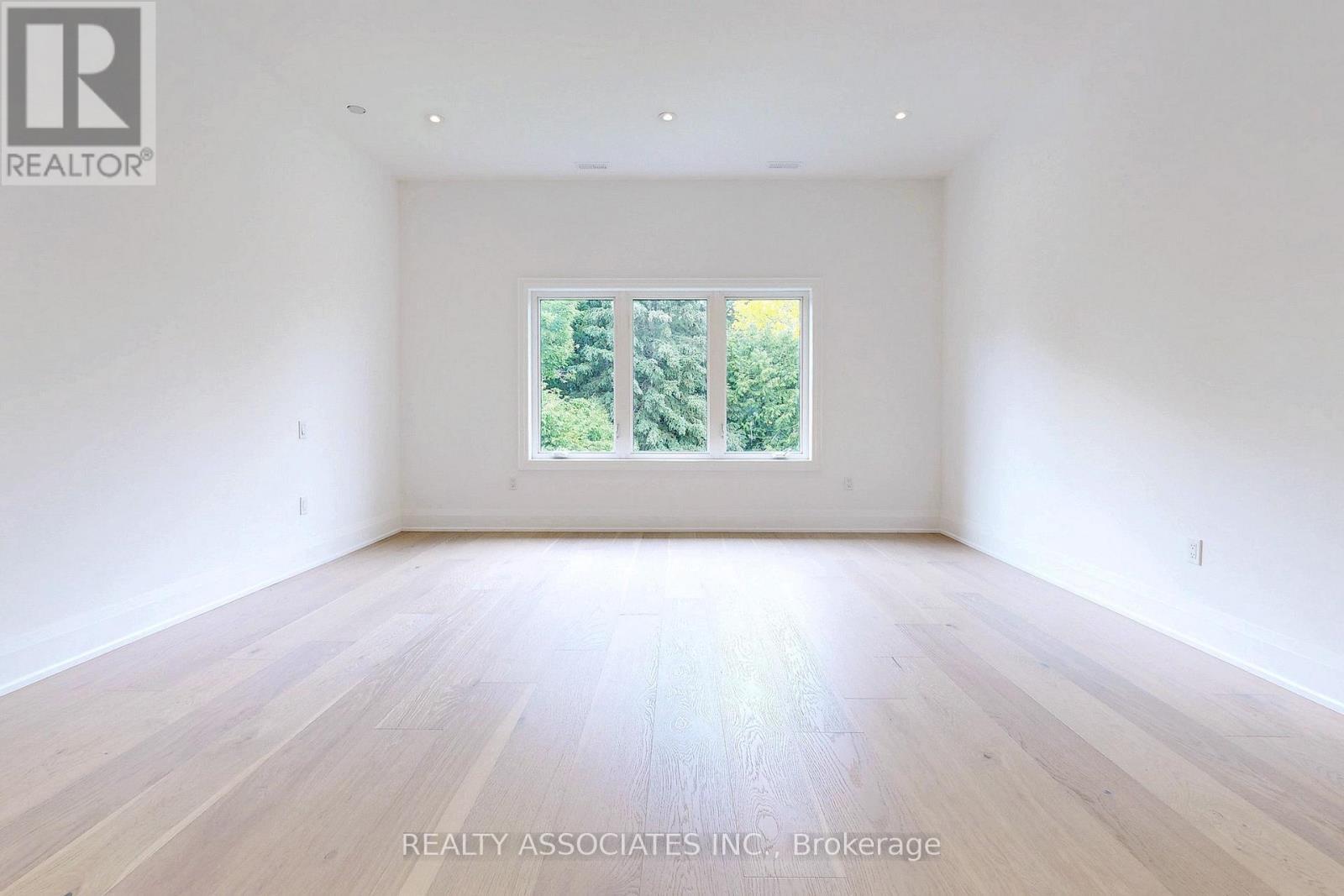 32 Cossar Avenue, Aurora, ON - Indoor Photo Showing Other Room