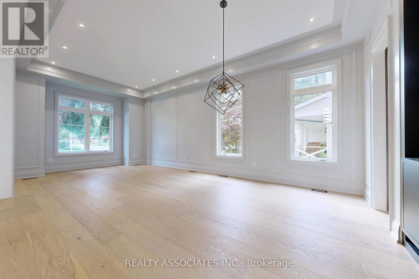 32 Cossar Avenue, Aurora, ON - Indoor Photo Showing Other Room