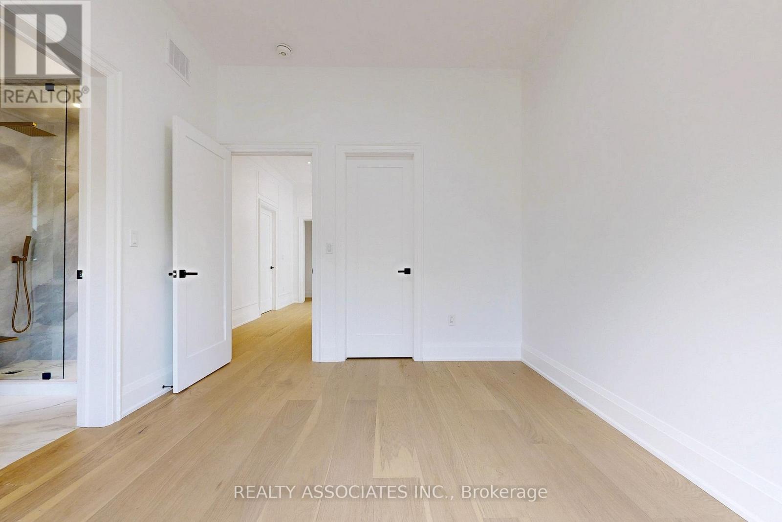 32 Cossar Avenue, Aurora, ON - Indoor Photo Showing Other Room