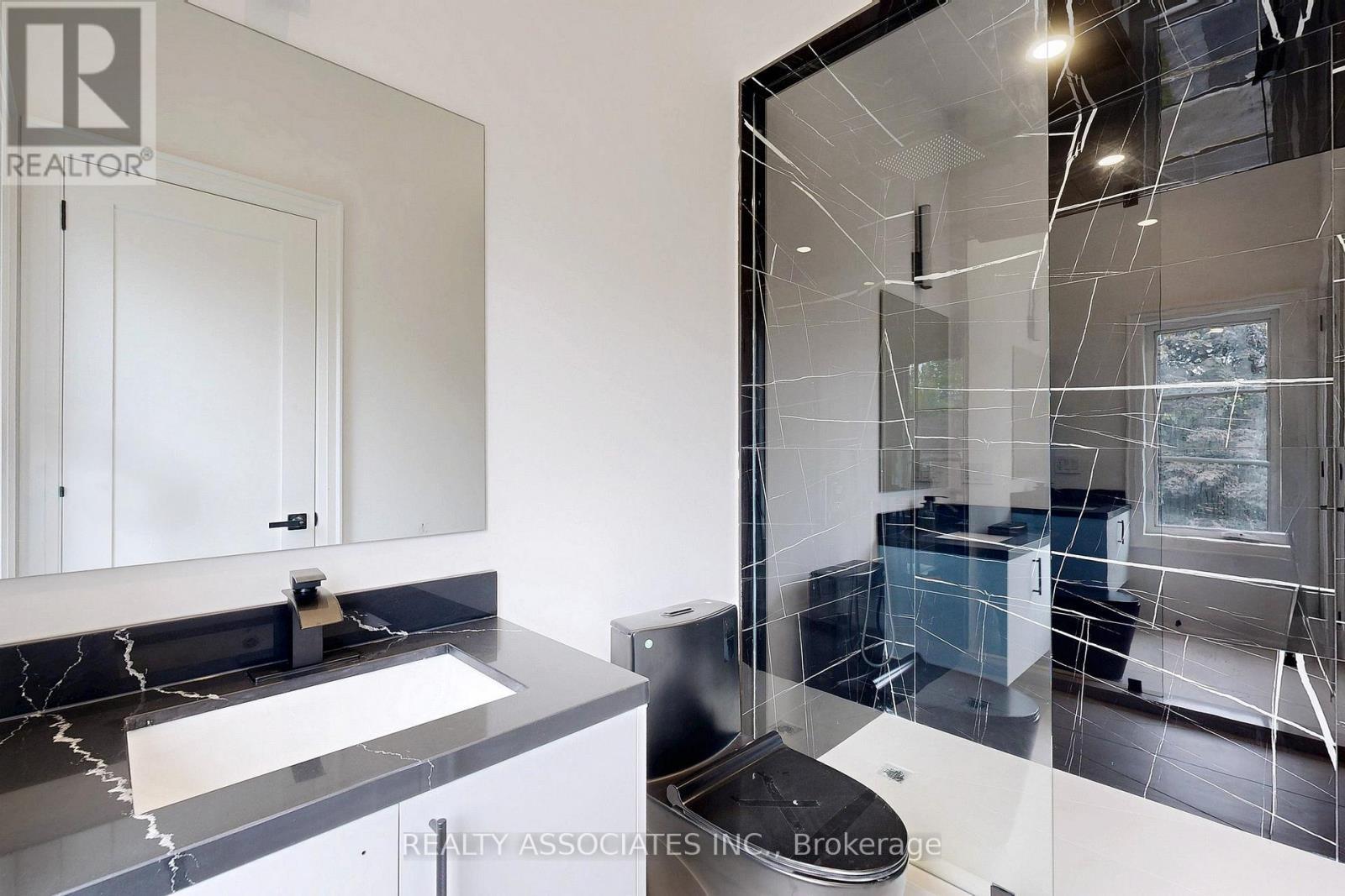 32 Cossar Avenue, Aurora, ON - Indoor Photo Showing Other Room