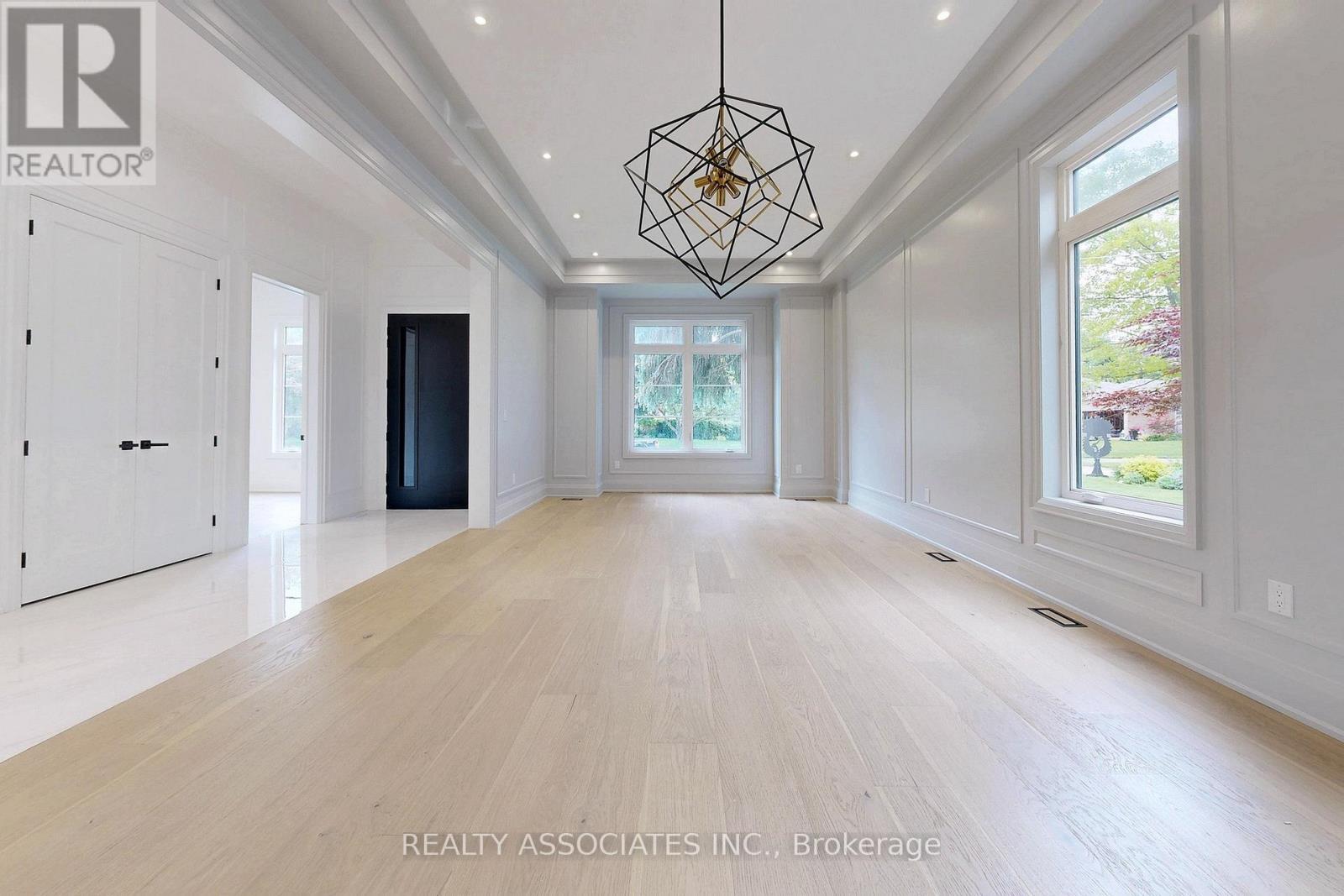 32 Cossar Avenue, Aurora, ON - Indoor Photo Showing Other Room