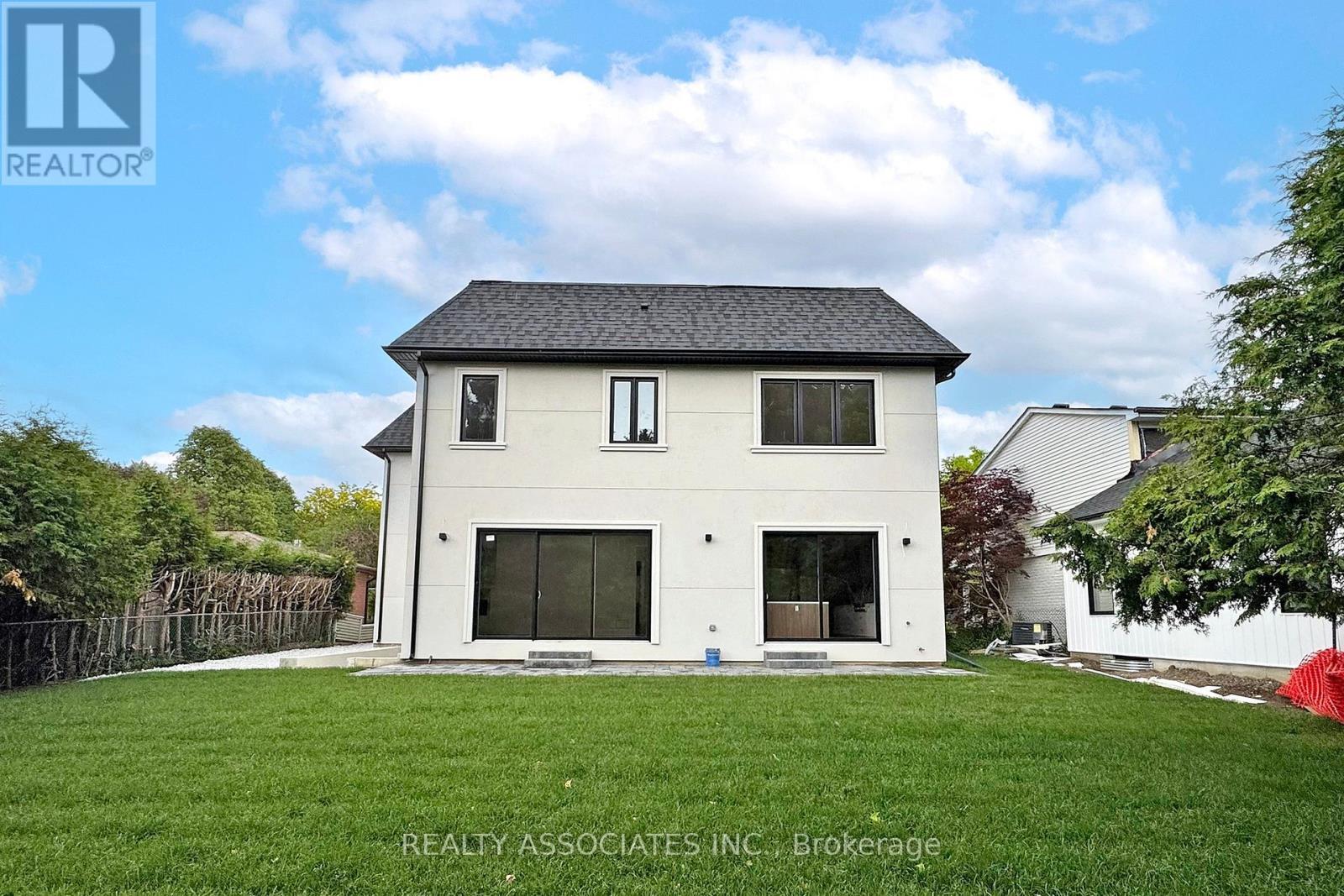 32 Cossar Avenue, Aurora, ON - Outdoor