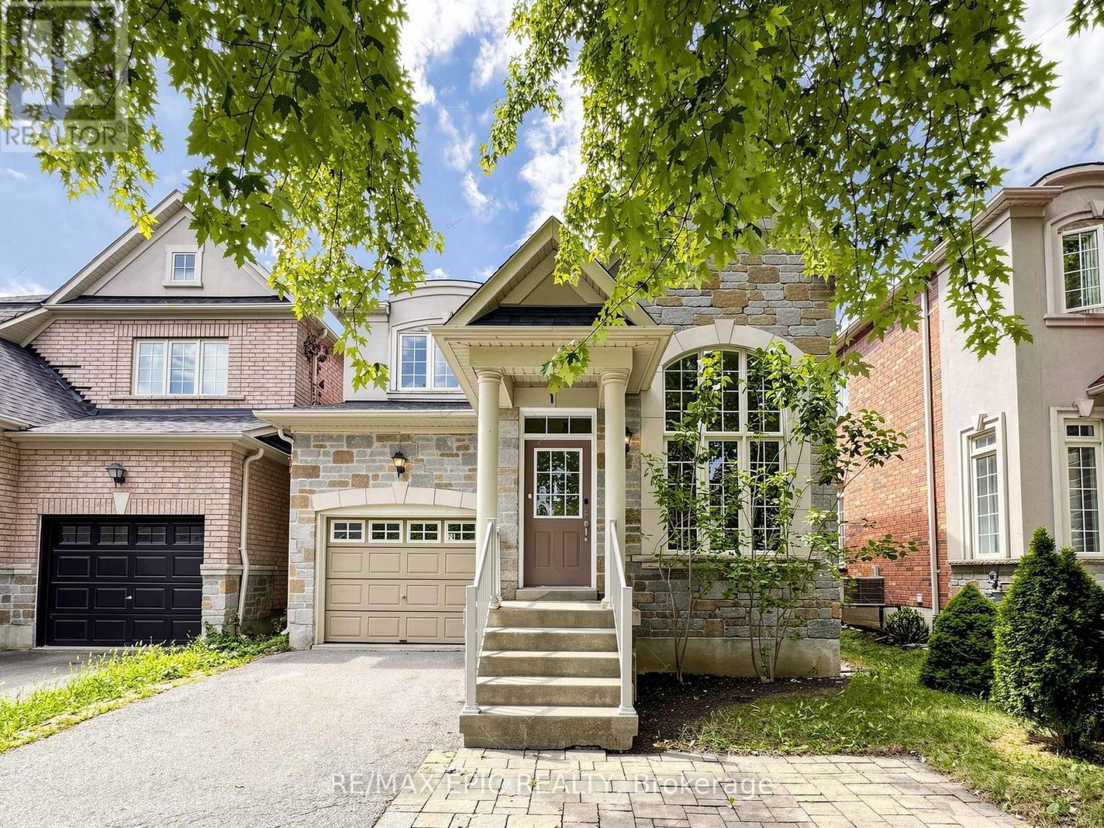 74 Dewpoint Road, Vaughan, ON - Outdoor With Facade