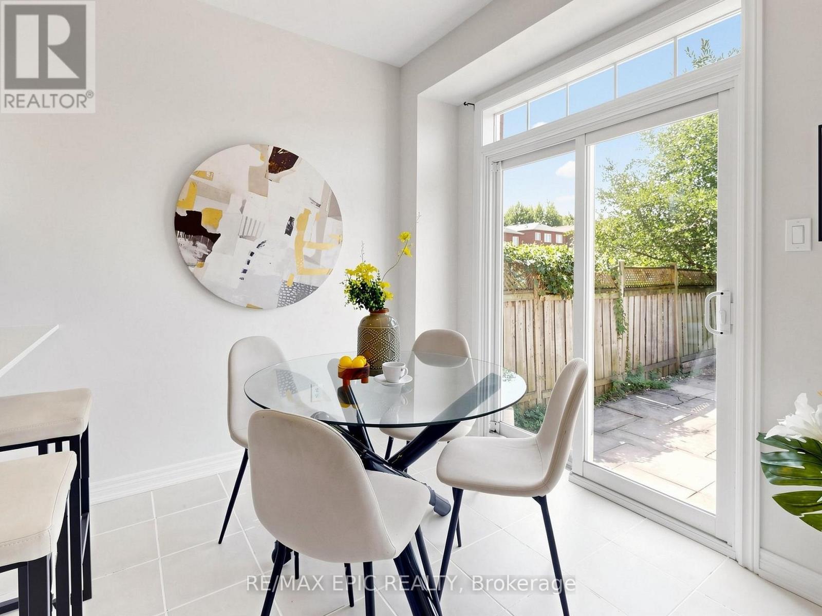 74 Dewpoint Road, Vaughan, ON - Indoor Photo Showing Dining Room