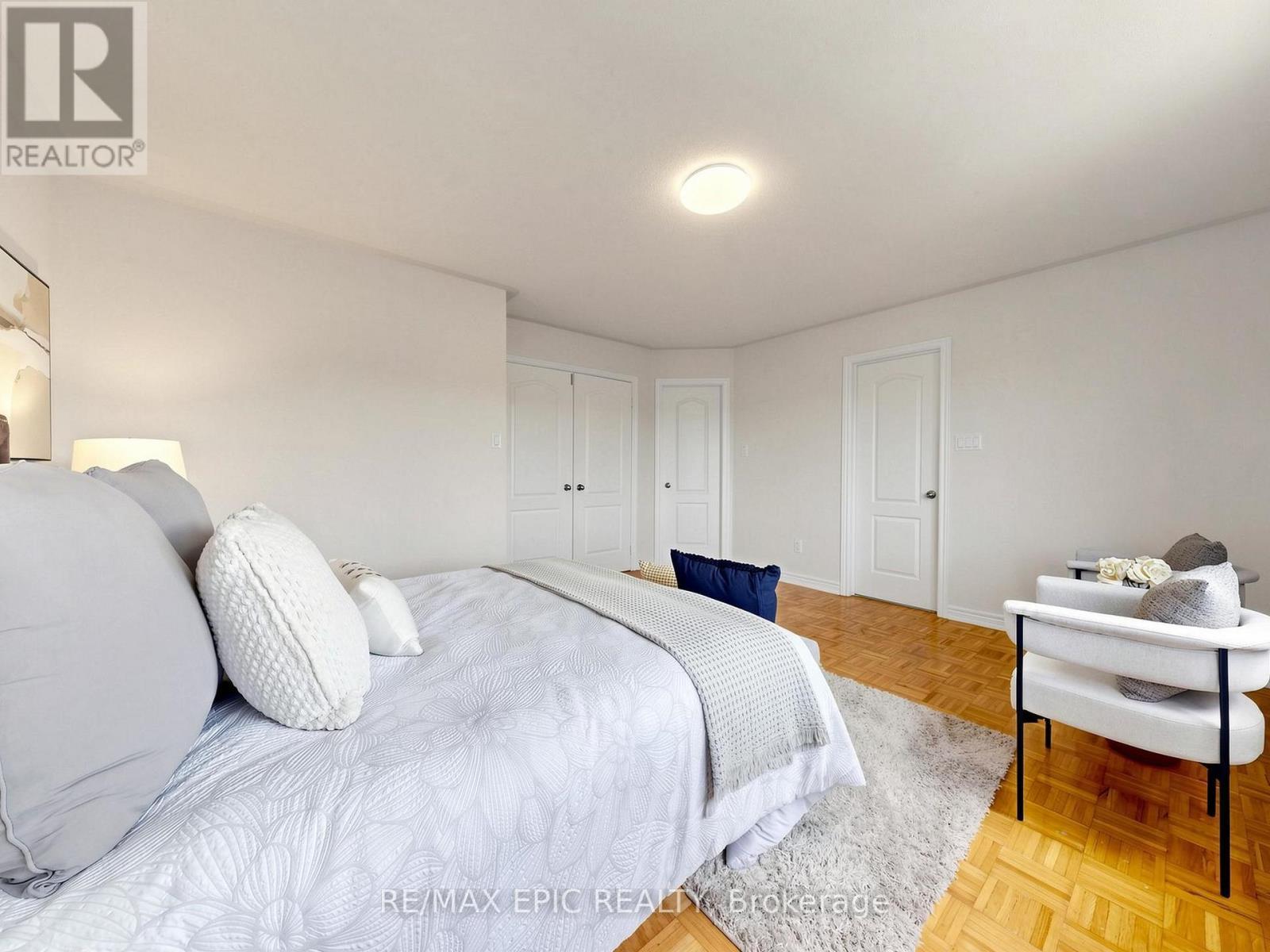 74 Dewpoint Road, Vaughan, ON - Indoor Photo Showing Bedroom