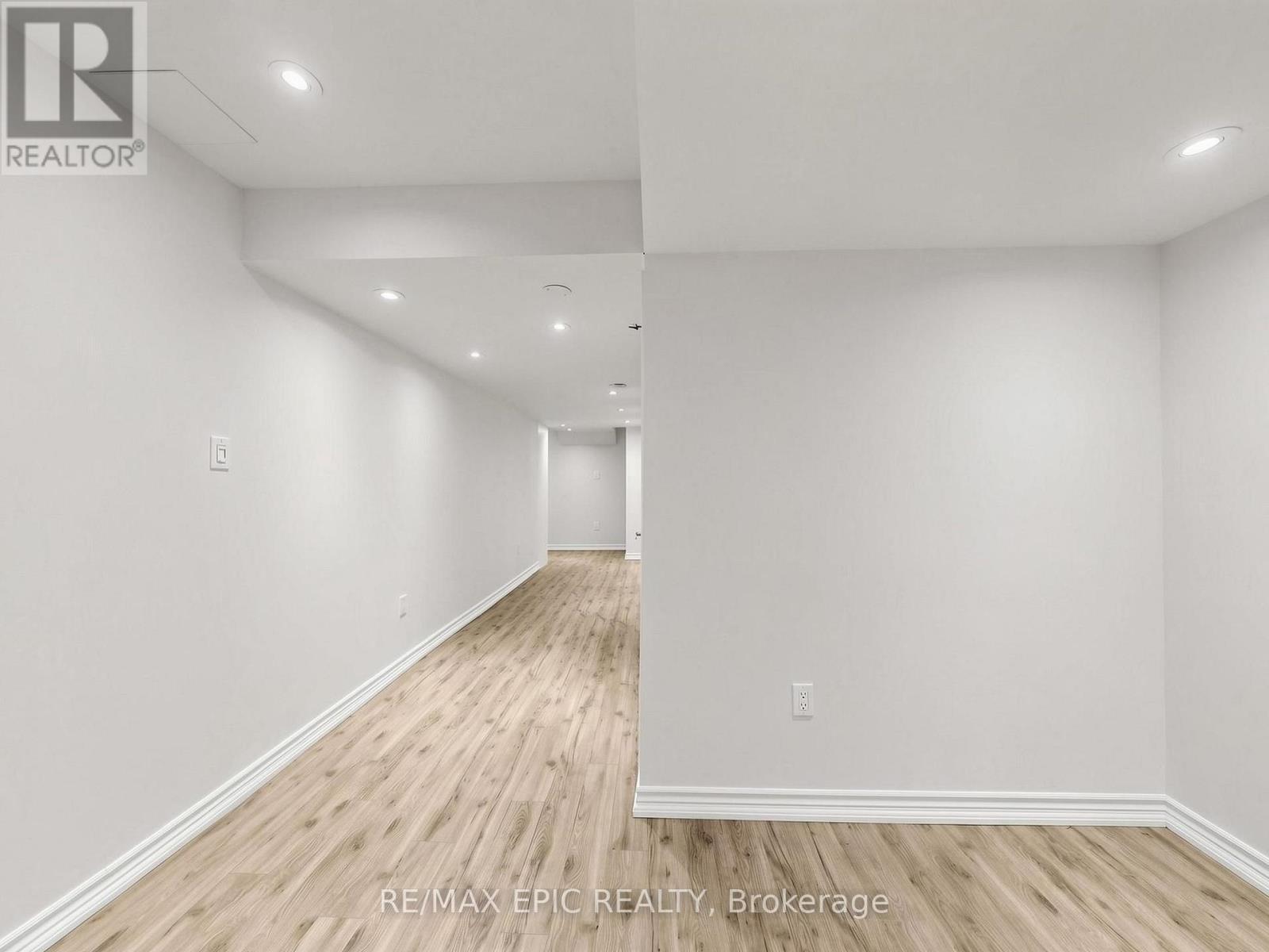 74 Dewpoint Road, Vaughan, ON - Indoor Photo Showing Other Room