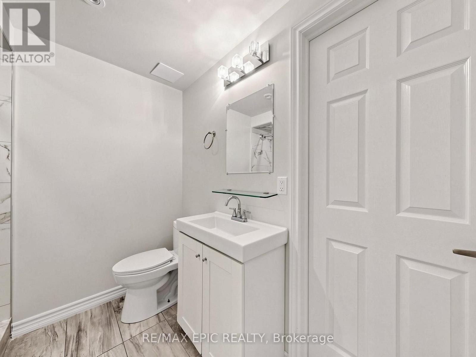 74 Dewpoint Road, Vaughan, ON - Indoor Photo Showing Bathroom