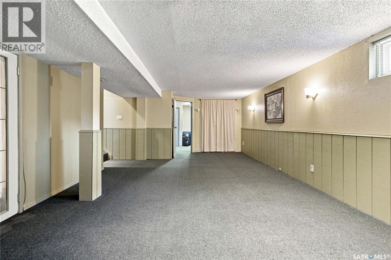 448 Robinson Street, Regina, SK - Indoor Photo Showing Other Room