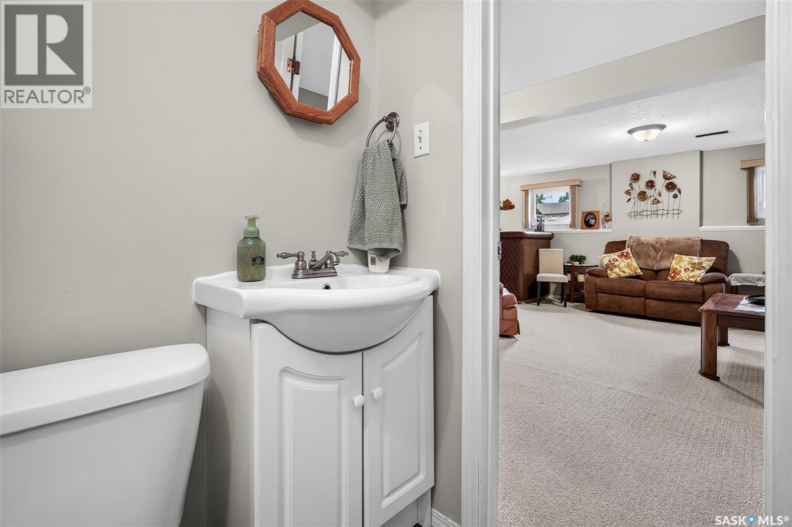 919 Holdsworth Crescent, Moose Jaw, SK - Indoor Photo Showing Bathroom