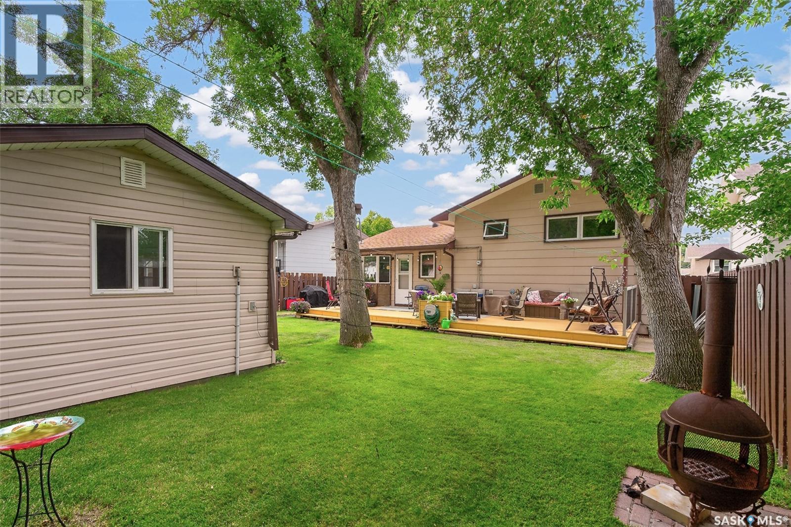 919 Holdsworth Crescent, Moose Jaw, SK - Outdoor With Deck Patio Veranda With Exterior