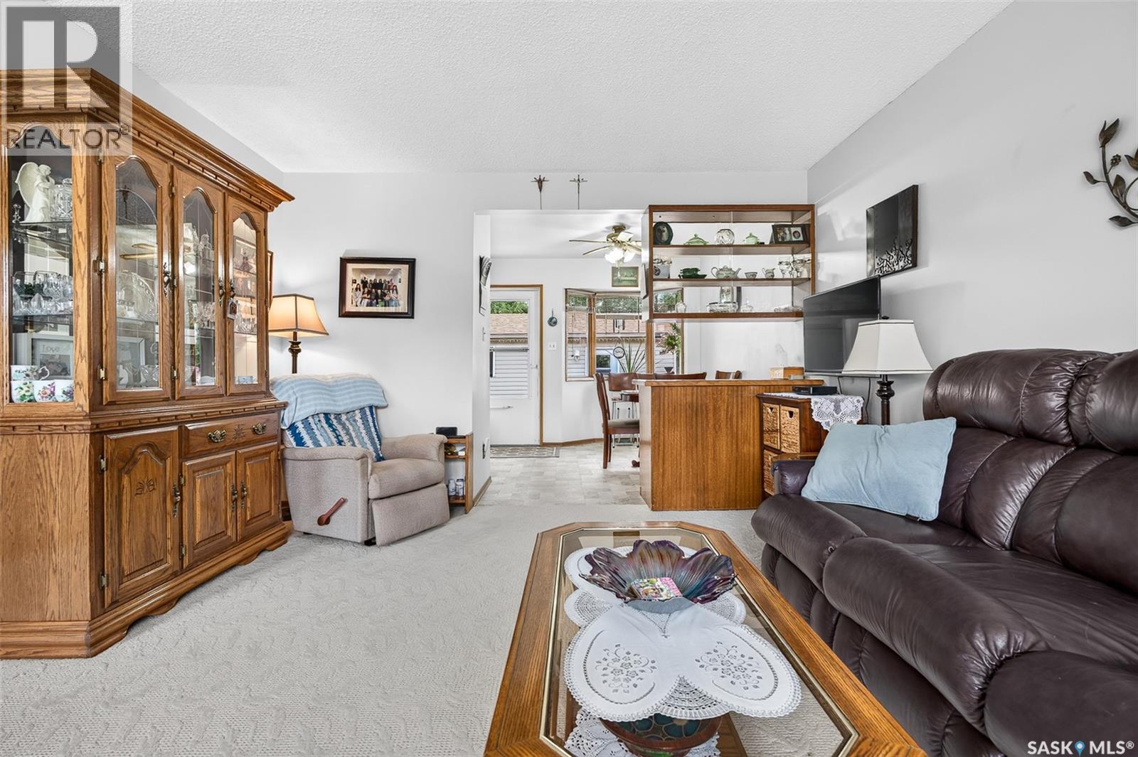 919 Holdsworth Crescent, Moose Jaw, SK - Indoor Photo Showing Living Room