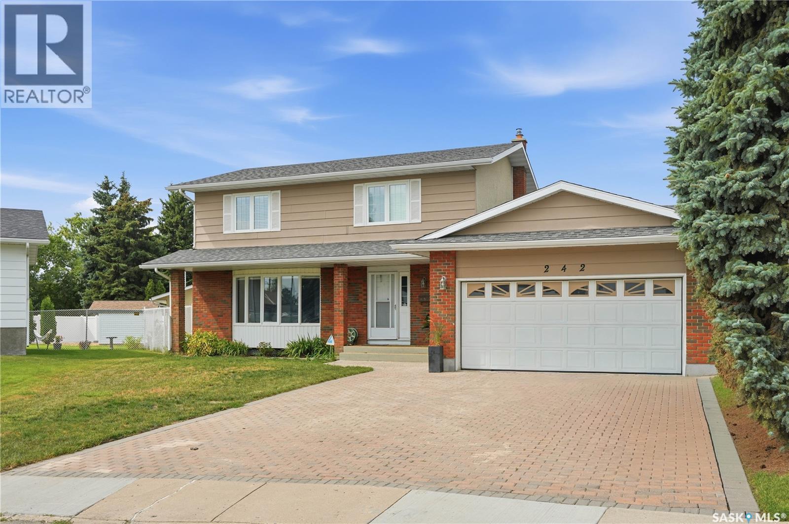 242 Auld Crescent, Saskatoon, SK - Outdoor With Facade