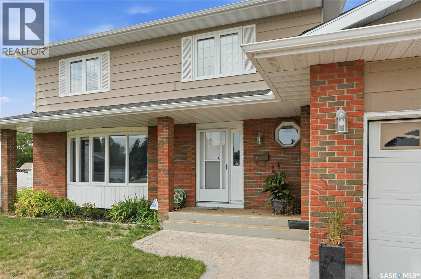 242 Auld Crescent, Saskatoon, SK - Outdoor With Exterior