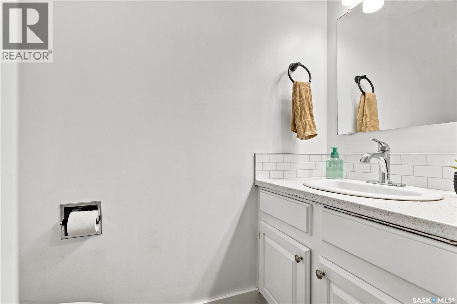242 Auld Crescent, Saskatoon, SK - Indoor Photo Showing Bathroom