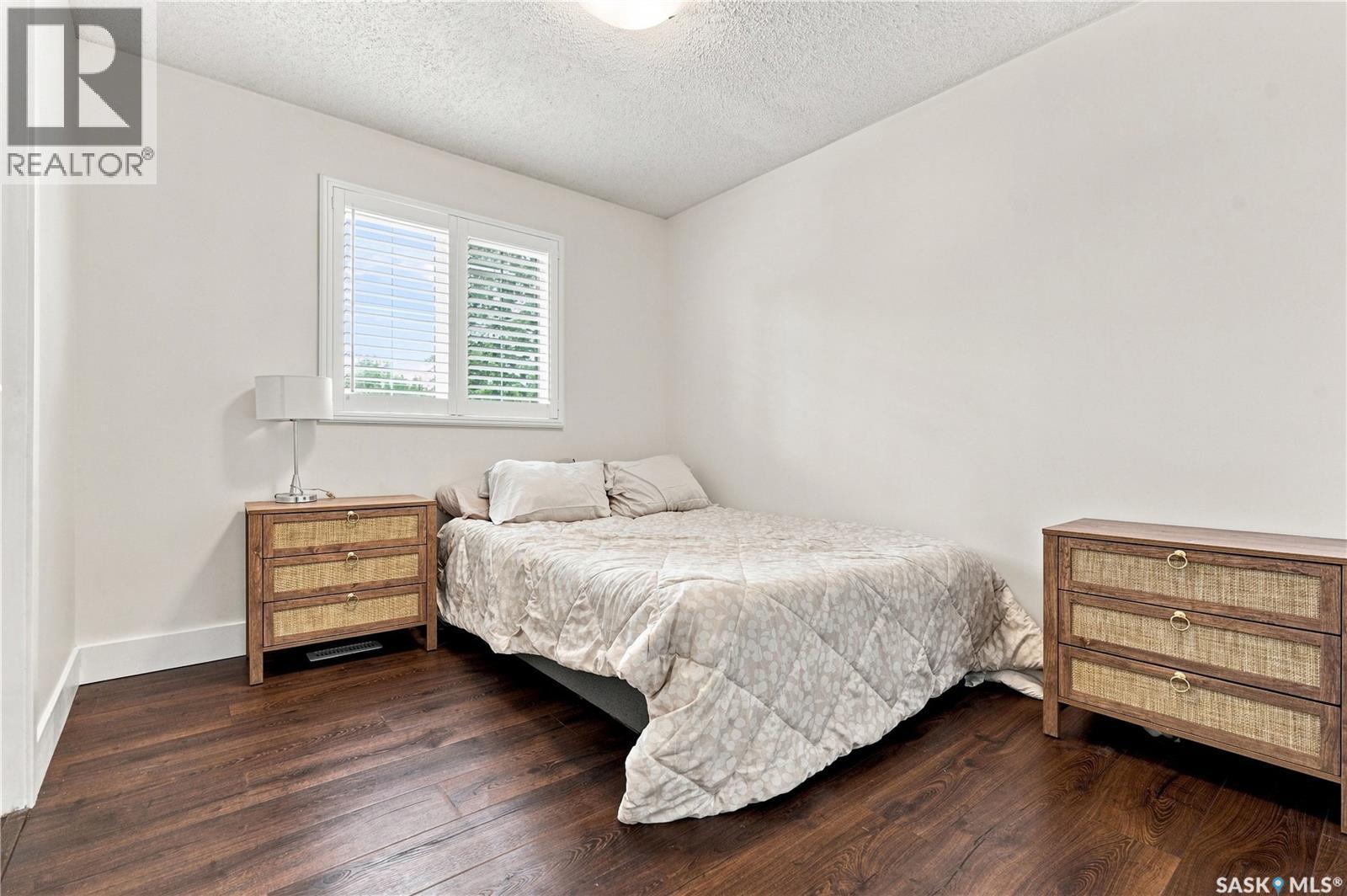 242 Auld Crescent, Saskatoon, SK - Indoor Photo Showing Bedroom