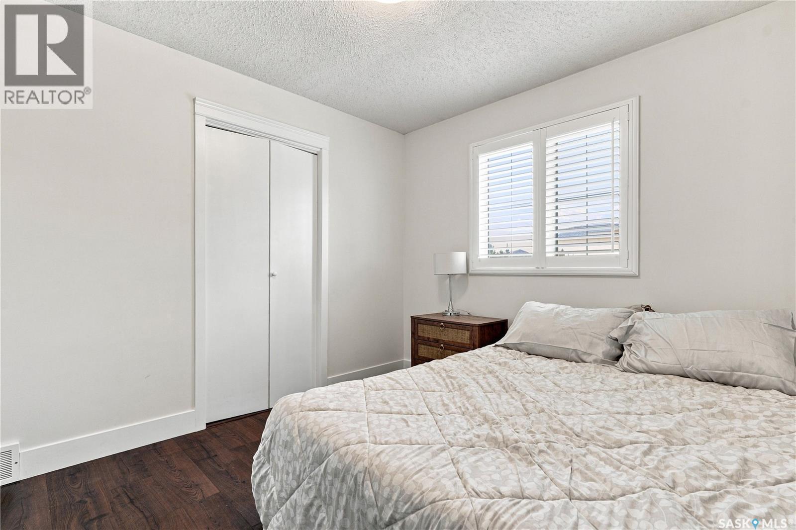 242 Auld Crescent, Saskatoon, SK - Indoor Photo Showing Bedroom