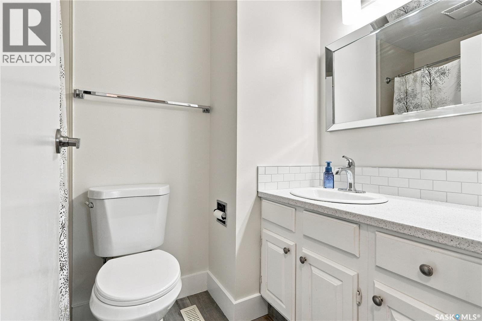 242 Auld Crescent, Saskatoon, SK - Indoor Photo Showing Bathroom