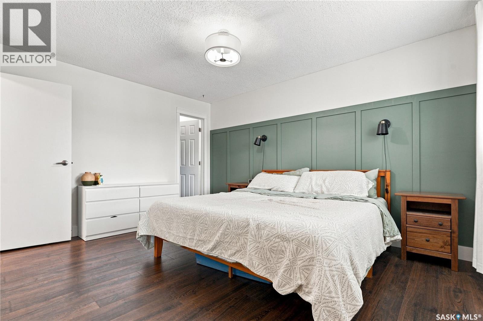 242 Auld Crescent, Saskatoon, SK - Indoor Photo Showing Bedroom