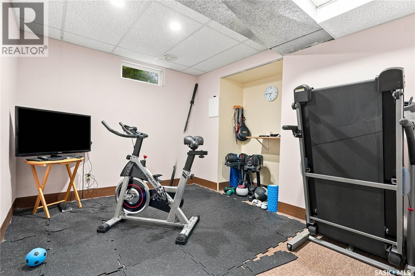 242 Auld Crescent, Saskatoon, SK - Indoor Photo Showing Gym Room