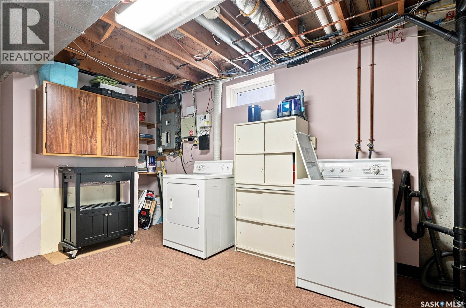 242 Auld Crescent, Saskatoon, SK - Indoor Photo Showing Laundry Room