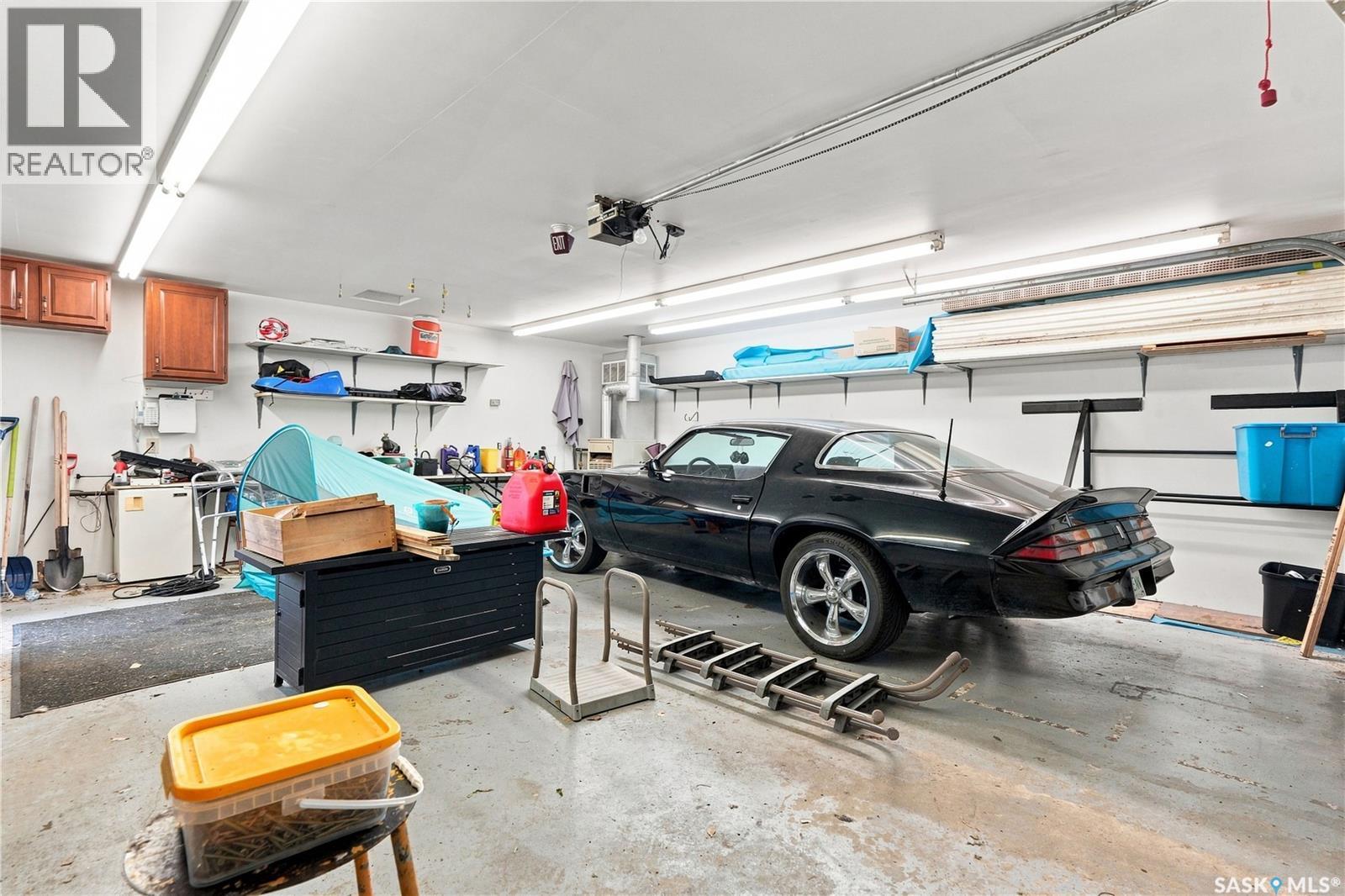 242 Auld Crescent, Saskatoon, SK - Indoor Photo Showing Garage