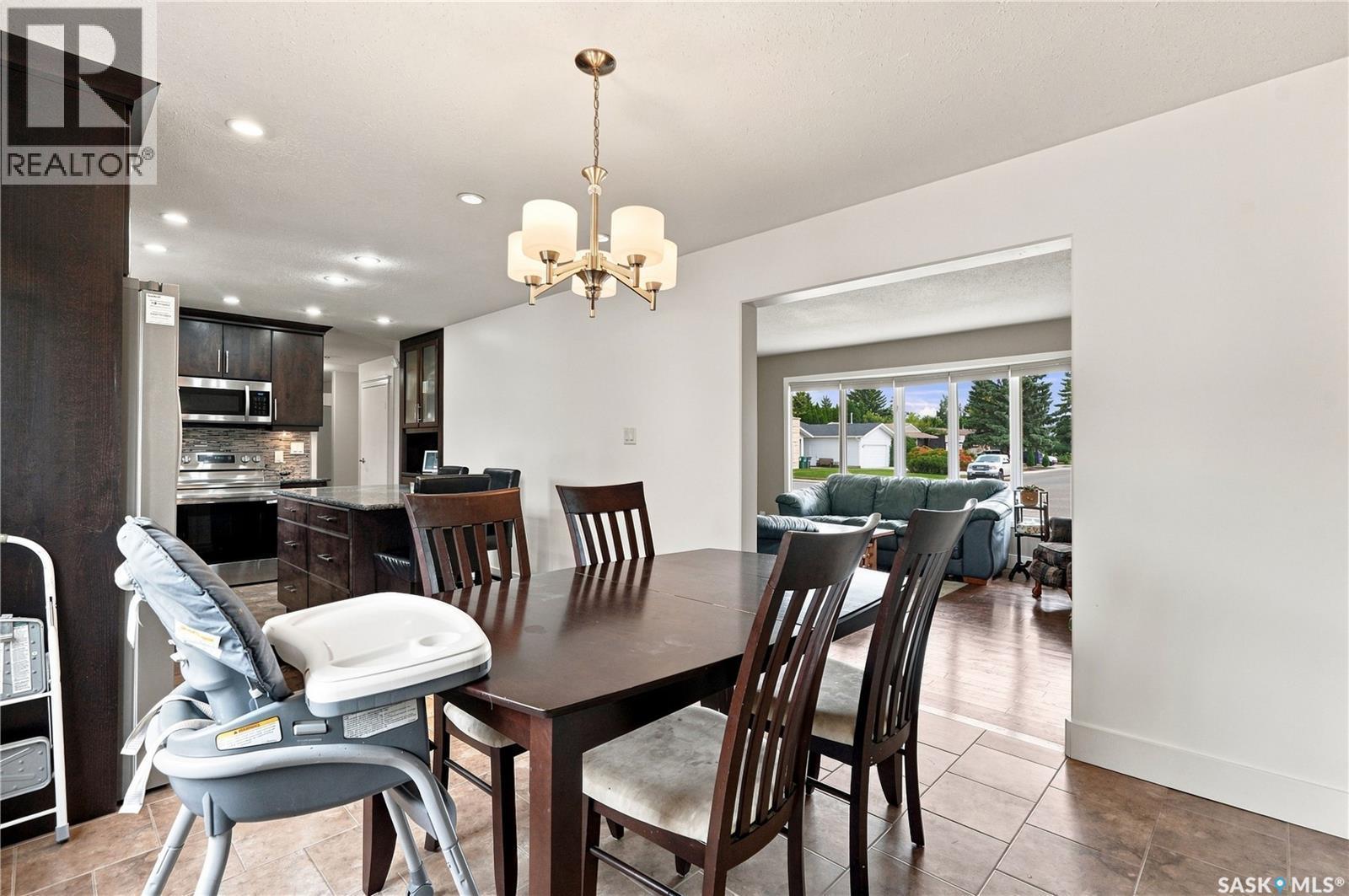 242 Auld Crescent, Saskatoon, SK - Indoor Photo Showing Dining Room