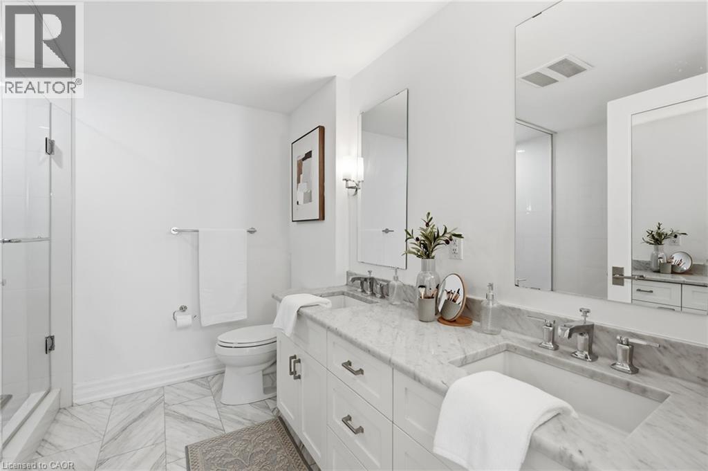 2060 Lakeshore Road Unit# 310, Burlington, ON - Indoor Photo Showing Bathroom