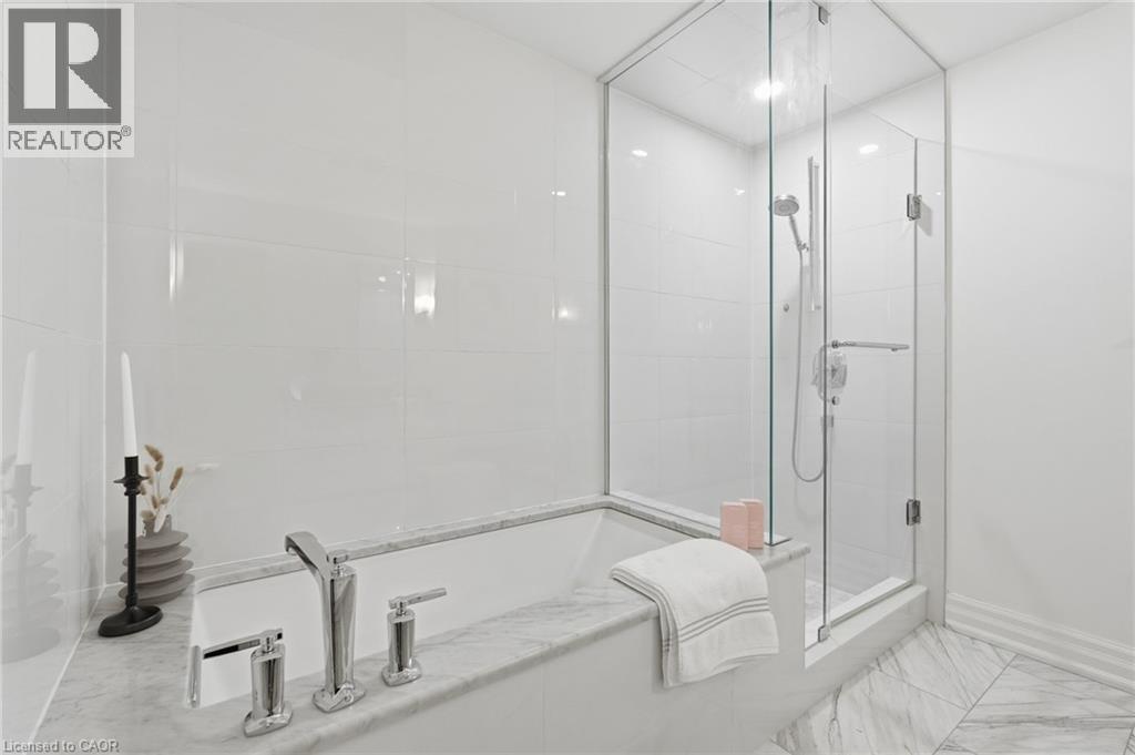 2060 Lakeshore Road Unit# 310, Burlington, ON - Indoor Photo Showing Bathroom