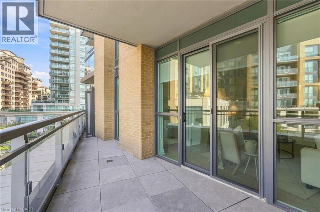 2060 Lakeshore Road Unit# 310, Burlington, ON - Outdoor With Exterior