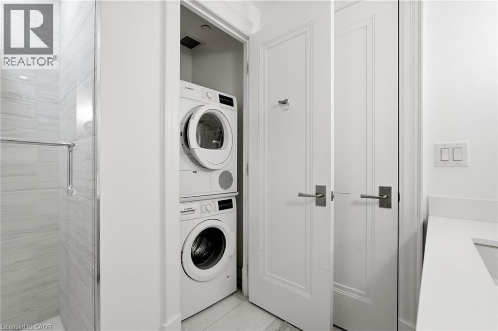 2060 Lakeshore Road Unit# 310, Burlington, ON - Indoor Photo Showing Laundry Room