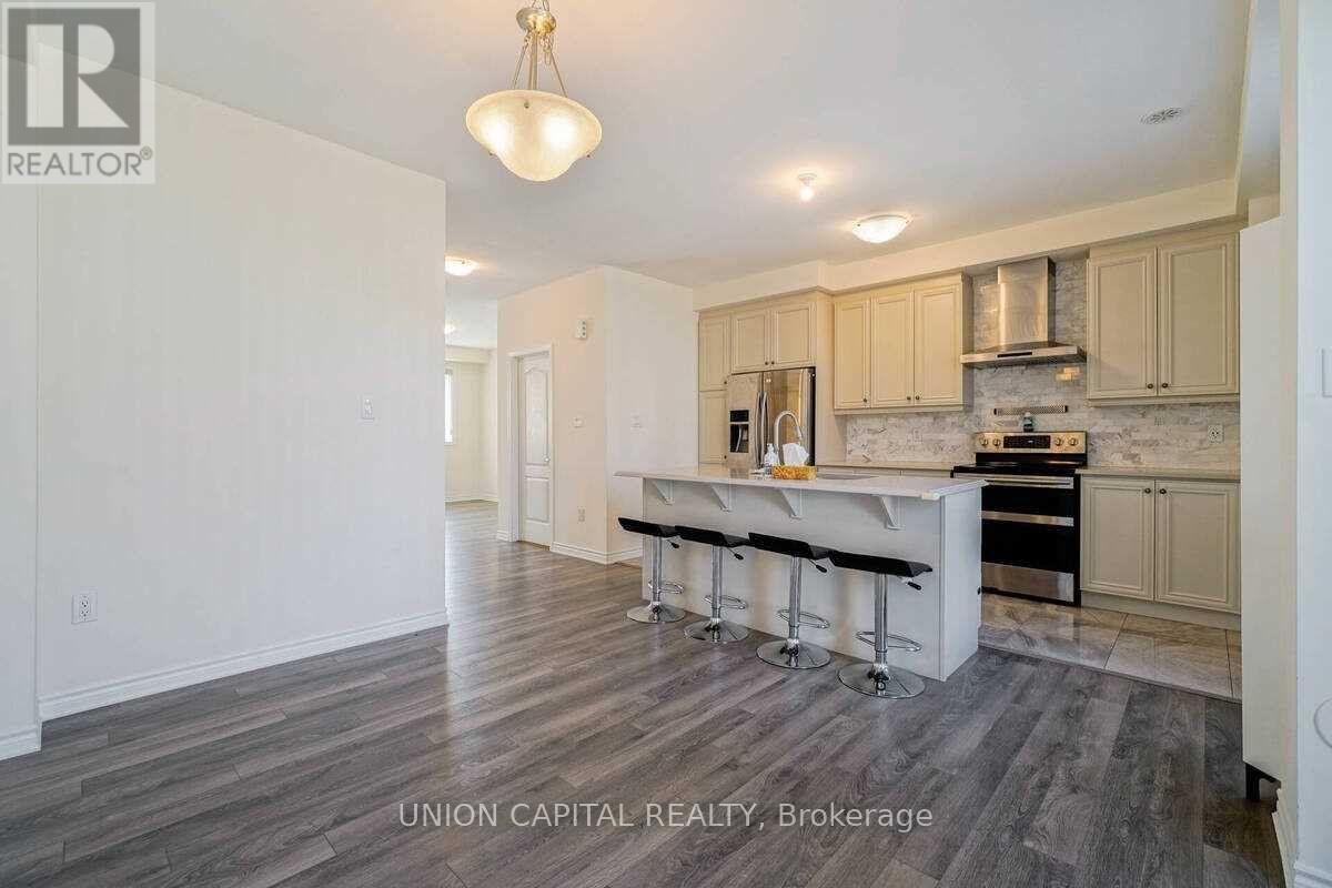 90 Cornell Centre Boulevard, Markham, ON - Indoor Photo Showing Kitchen