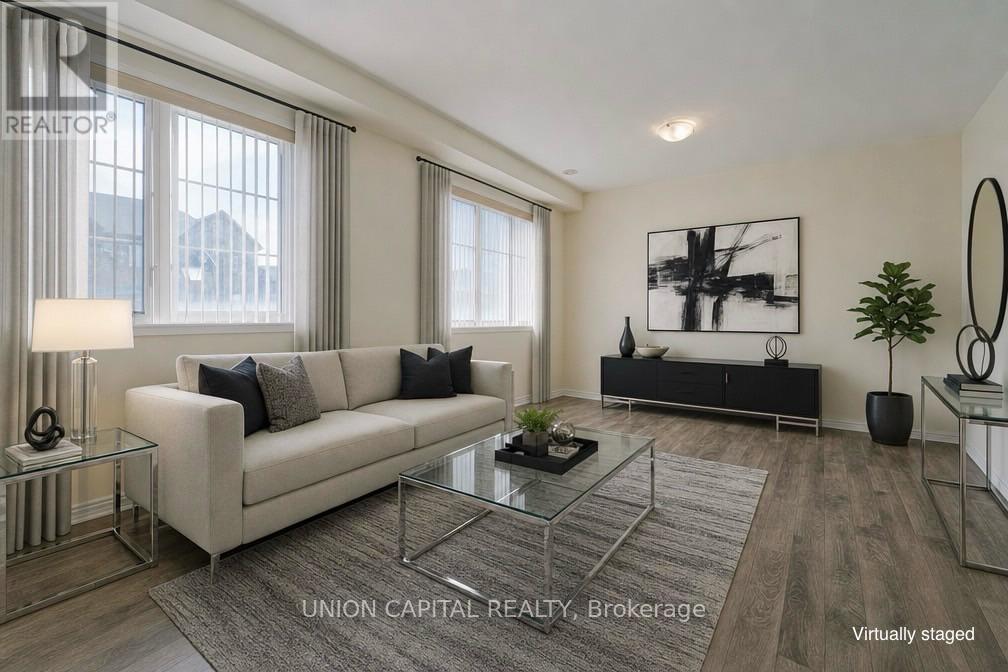 90 Cornell Centre Boulevard, Markham, ON - Indoor Photo Showing Living Room