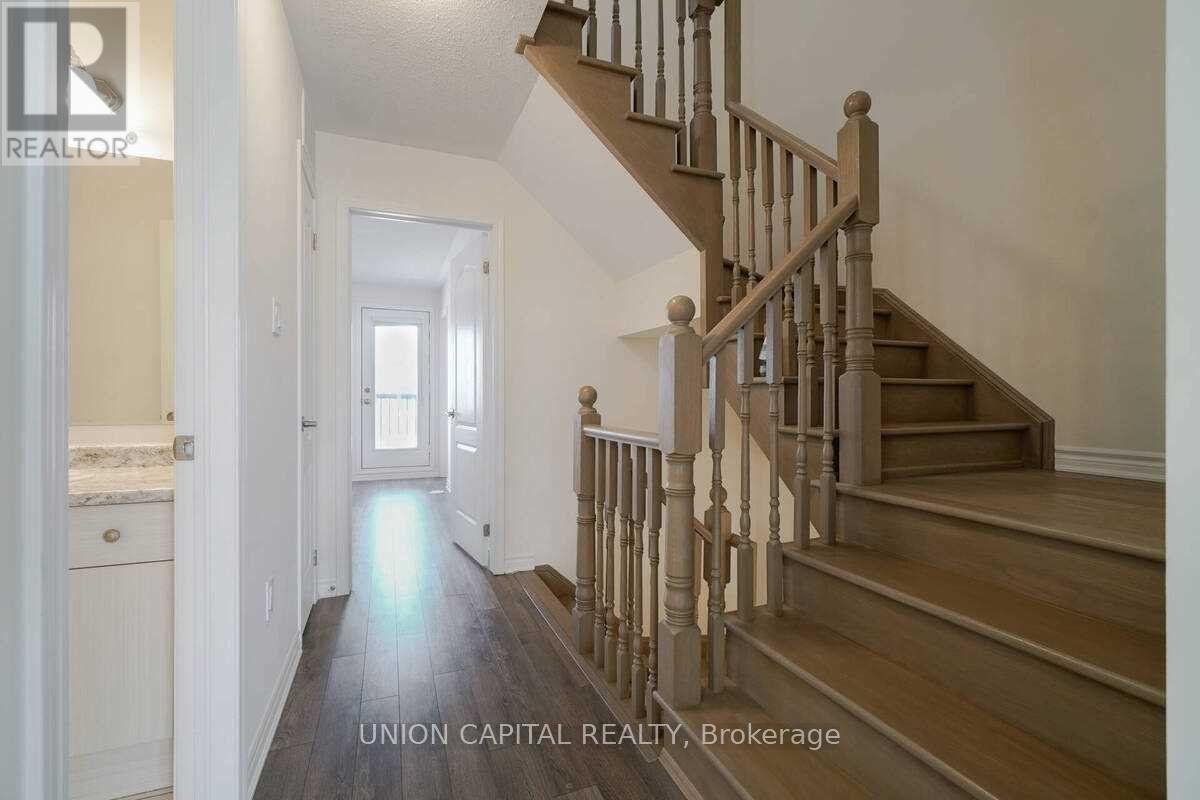 90 Cornell Centre Boulevard, Markham, ON - Indoor Photo Showing Other Room