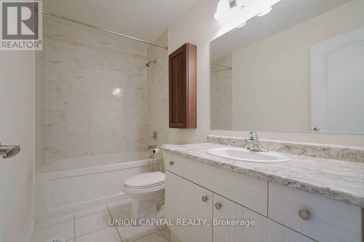 90 Cornell Centre Boulevard, Markham, ON - Indoor Photo Showing Bathroom