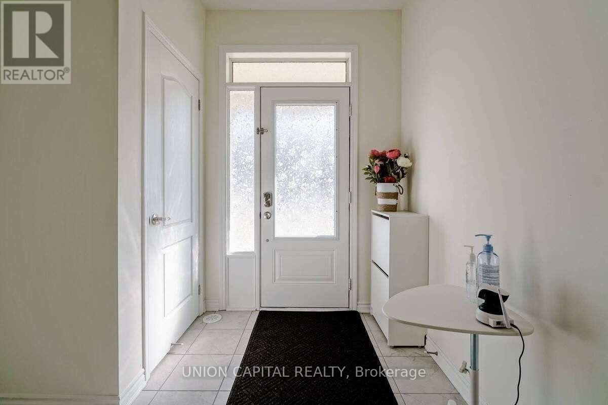 90 Cornell Centre Boulevard, Markham, ON - Indoor Photo Showing Other Room